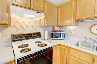 403 Hanson Road, Stoughton, WI 53589 - Photo 7