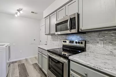 219 Larkspur Court, Sun Prairie, WI 53590 - Photo 9