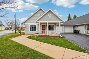 219 Larkspur Ct, Sun Prairie, WI 53590 - Photo 5