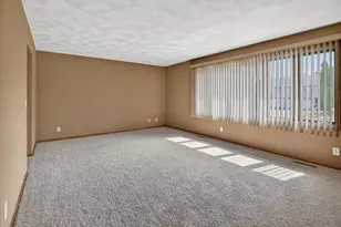 1570 Kuhle Dr, Sun Prairie, WI 53590 - Photo 5