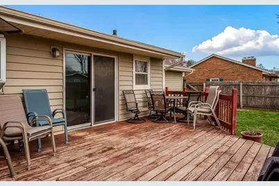 726 E Petunia Lane, Beloit, WI 53511 - Photo 9