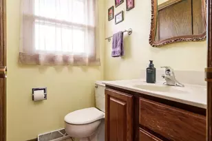 726 E Petunia Ln, Beloit, WI 53511 - Photo 25