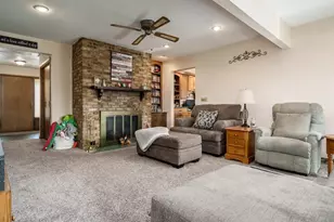 726 E Petunia Ln, Beloit, WI 53511 - Photo 29