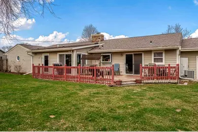 726 E Petunia Lane, Beloit, WI 53511 - Photo 5