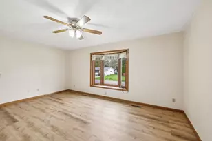 1501 Locust Ln, Prairie Du Sac, WI 53578 - Photo 13
