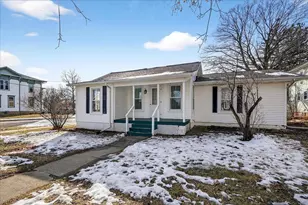 203 S 1st St, Janesville, WI 53536 - Photo 5