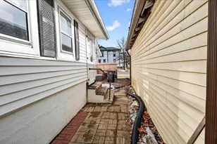 203 S 1st St, Janesville, WI 53536 - Photo 15