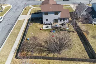 2653 Mica Rd, Fitchburg, WI 53711 - Photo 3