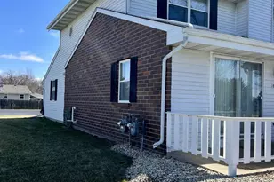 1452 Canyon Dr Dr, Janesville, WI 53546 - Photo 3