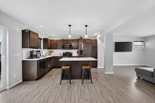 6144 Stoney Oak Ln, Madison, WI 53718 - Photo 7