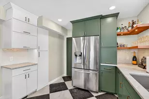 260 Kensington Dr, Madison, WI 53704 - Photo 7