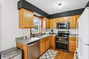 457 Mitchell St, Belleville, WI 53508 - Photo 11