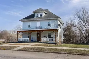 532 E Cook St, Portage, WI 53901 - Photo 1