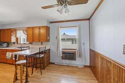 522 W Lincoln Street, Waupun, WI 53963 - Photo 5