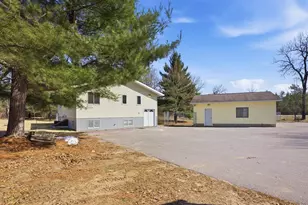 890 Gale Dr, Dell Prairie, WI 53965 - Photo 19