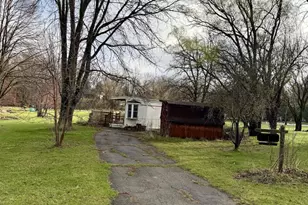 329 Sunrise Ct, Edgerton, WI 53534 - Photo 3