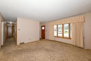 257 Mohawk Rd, Janesville, WI 53545 - Photo 11