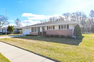 257 Mohawk Rd, Janesville, WI 53545 - Photo 5