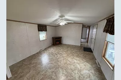 W211N11863 Hilltop Drive #D14, Germantown, WI 53022 - Photo 5