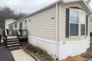 W211N11863 Hilltop Dr, Germantown, WI 53022 - Photo 13