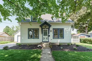 834 S Birdsey St, Columbus, WI 53925 - Photo 1
