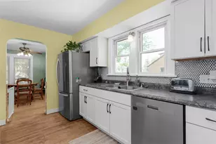 834 S Birdsey St, Columbus, WI 53925 - Photo 7
