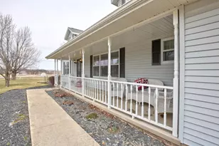 588 Ann Ct, Berlin, WI 54923 - Photo 3