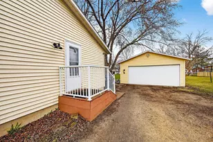 209 Midvale Dr, Marshall, WI 53559 - Photo 43