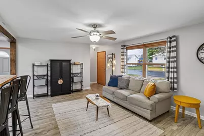 209 Midvale Drive, Marshall, WI 53559 - Photo 9