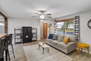 209 Midvale Dr, Marshall, WI 53559 - Photo 9