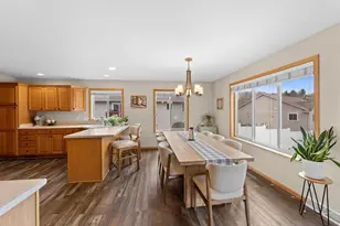 1422 Ridgeview Dr, Reedsburg, WI 53959 - Photo 11