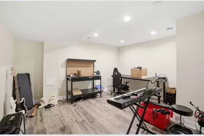 N7037 Hillside Court, Delavan, WI 53115 - Photo 25