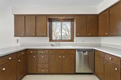 4702 Retana Drive, Madison, WI 53714 - Photo 9