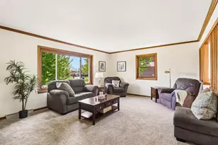 4431 Meadowwood Cir, DeForest, WI 53532 - Photo 5