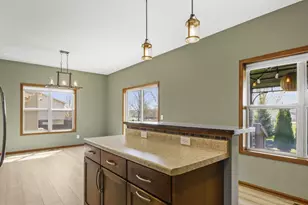 260 Goldenrod Dr, Sun Prairie, WI 53590 - Photo 9