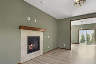 260 Goldenrod Dr, Sun Prairie, WI 53590 - Photo 5