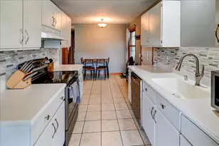 328 N Rutland Ave, Brooklyn, WI 53521 - Photo 9