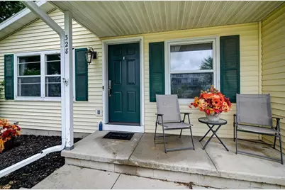 328 N Rutland Avenue, Brooklyn, WI 53521 - Photo 3