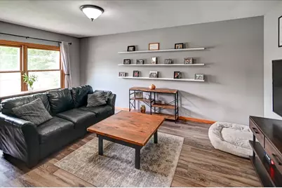 328 N Rutland Avenue, Brooklyn, WI 53521 - Photo 5