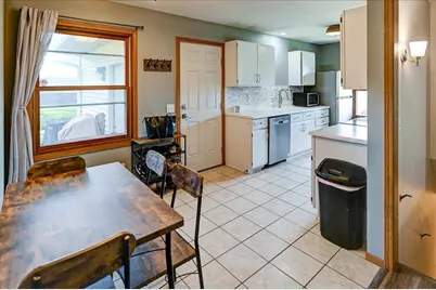 328 N Rutland Avenue, Brooklyn, WI 53521 - Photo 13