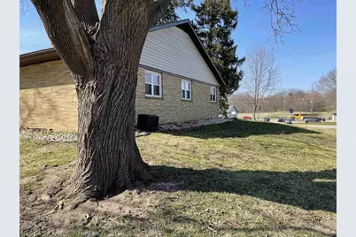 401-403 Mineral Point Court, Janesville, WI 53548 - Photo 7