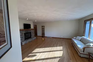 4006 Devereaux Dr, Janesville, WI 53546 - Photo 9