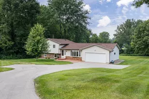 5442 Broken Bow Rd, Sun Prairie, WI 53590 - Photo 3