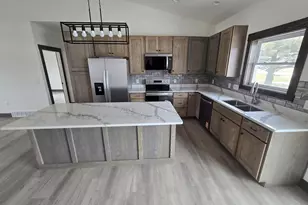 118500 Fieldrest Dr, Stratford, WI 54484 - Photo 3