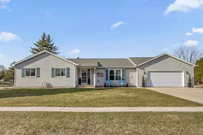 101 Knoll Court, Rosendale, WI 54974 - Photo 1