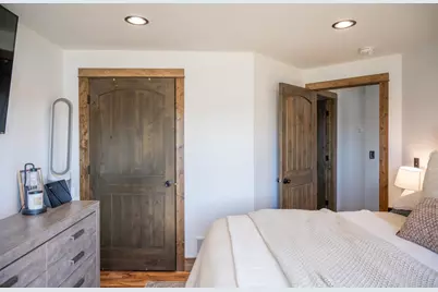 W5891 Beach Cottage Drive, New Lisbon, WI 53950 - Photo 17