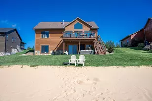 W5891 Beach Cottage Dr, New Lisbon, WI 53950 - Photo 3