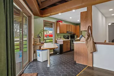 2607 Crestview Court, Monroe, WI 53566 - Photo 9