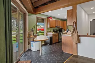 2607 Crestview Ct, Monroe, WI 53566 - Photo 9