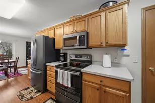 923 Chandler Ln, Sun Prairie, WI 53590 - Photo 9